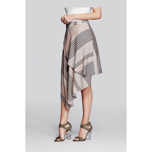 New GUESS Constant Connection Skirt SZ 0